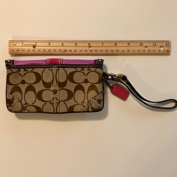 Coach Logo Buckle Wristlet Clutch EUC - Picture 3 of 6